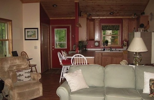 Lake Nebagamon Cabaña | Todo el año Casa del Lago, HDTV, WIFI, uso del verano del barco de pesca de paletas barco.