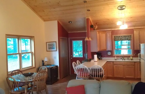 Lake Nebagamon Cabaña | Todo el año Casa del Lago, HDTV, WIFI, uso del verano del barco de pesca de paletas barco.