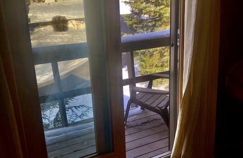 Tully Casa | Year Round Lake/Ski Home on Crooked Lake