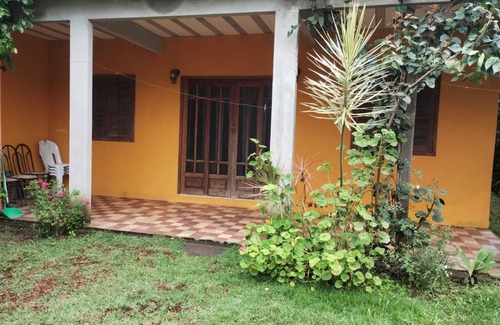 Mambucaba Casa | Yellow House at Prainha de Mambucaba (Paraty) - 200m from the sea