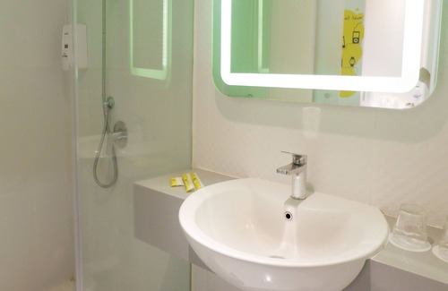 Surabaya Hotel | YELLO Hotel Jemursari Surabaya