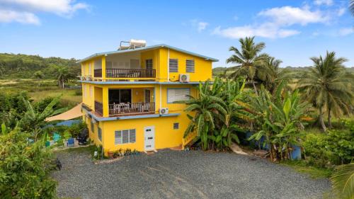 Rio Grande Apartamento | Yellow Beach House Unit B - 2 min walk from the Beach