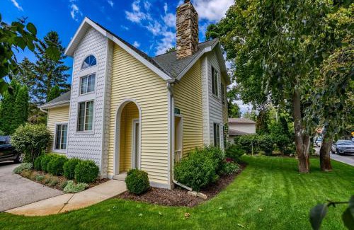 Fish Creek Casa | Yellow Birch Cottage by Simple Life Rentals