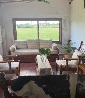 Colonia Libertad Casa | Yellow Cardinal Lodge