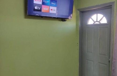Segunda Sección Apartamento | Condominio amarillo