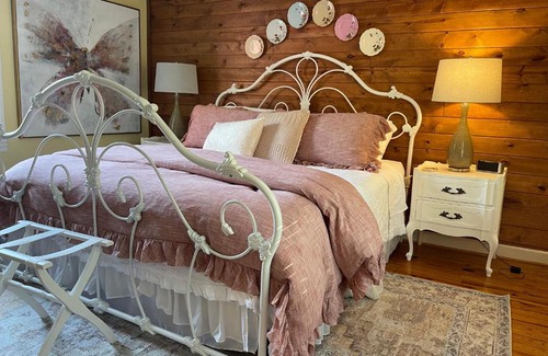 Dahlonega Cama Y Desayuno | Yellow Daisy Bed and Breakfast