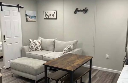 Goldsboro Apartamento | Yellow door apartment