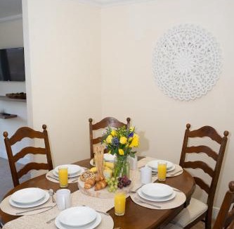 Swindon Apartamento | Yellow Haven spacious quiet free parking sleeps 7