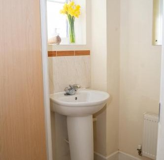 Swindon Apartamento | Yellow Haven spacious quiet free parking sleeps 7