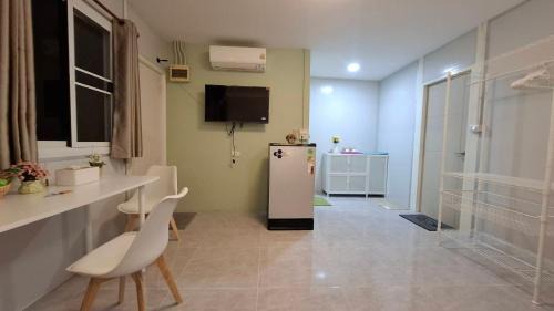 Salaya Casa | Yellow house salaya