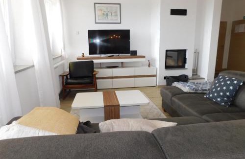 Metlika Apartamento | Yellow House Grabrovec
