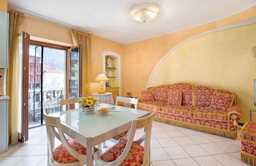 Omegna Apartamento | Yellow House