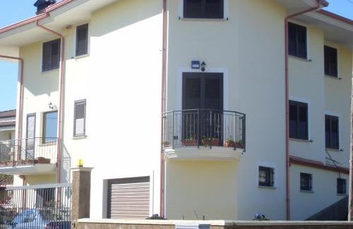 San Sostene Marina Cama Y Desayuno | Yellow House