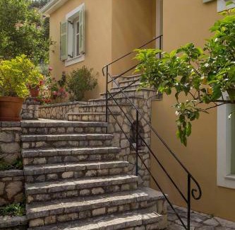 Vathy Villa | Yellow House Ithaca