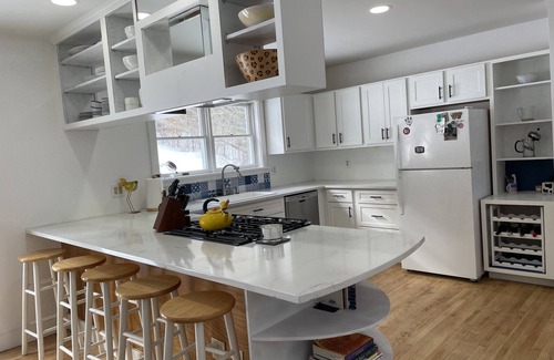 West Woodstock Casa | Yellow House on the Hill, 21 Acres, Views, Woodstock Getaway, Dog-friendly