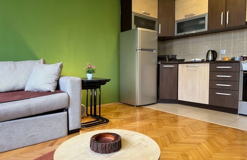 Pristina Apartamento | Yellow Moon Hostel&Apartment
