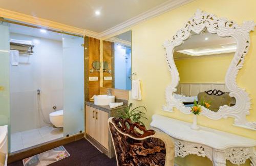 Kathmandu Hotel | Yellow Pagoda Hotel