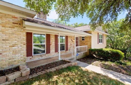 Medical Center District Casa | Yellow Stone: Chef's Kitchen, Patio & Location