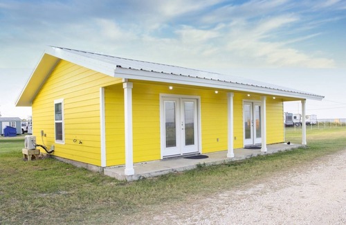 Rockport Condominio | Yellow Warbler B | Access to Fishing Pier!