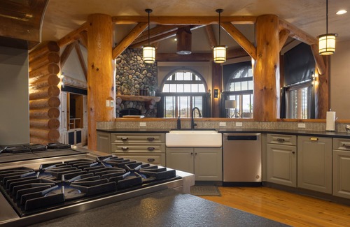 Walla Walla Casa | Yellowhawk Resort Main House, luxury lodging in the heart of Wine Country.