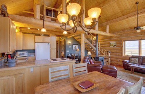 Livingston Cabina | ¡NUEVO! Cabina de 10 acres en Yellowstone con vista impresionante de Mtn