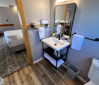 West Yellowstone Hotel | Yellowstone Holiday Motel