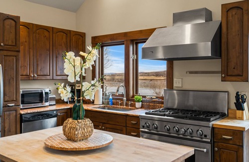 Livingston Casa | Yellowstone Manor:Livingston
