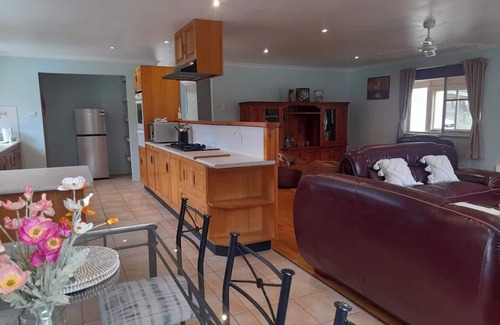 Rydal Casa | Yellowstone | quiet country farmhouse | fast internet