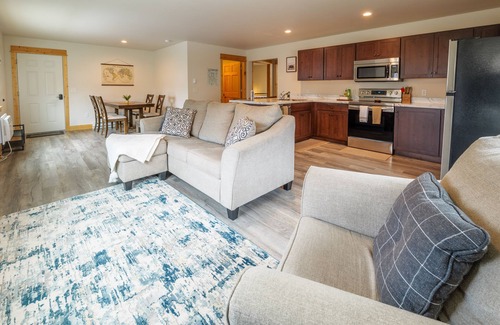 Gardiner Apartamento | Yellowstone Retreat Rentals U2: two blocks from Yellowstone!