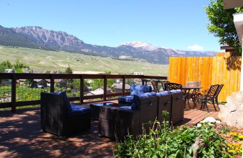 Gardiner Casa | Yellowstone Treasure Guesthouses on the River