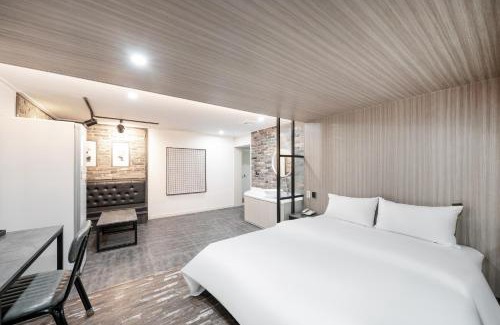 Gwangju Hotel | Yeogieottae Gwangju Baegun branch