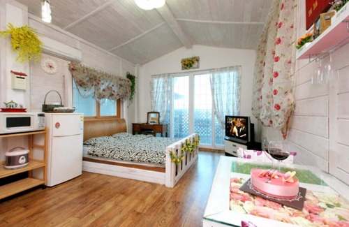 Yeongdeok Casa | Yeongdeok Hill Pine Pension