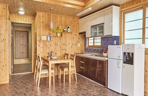 Yeongdeok Casa | Yeongdeok Hyanguiteo Pension