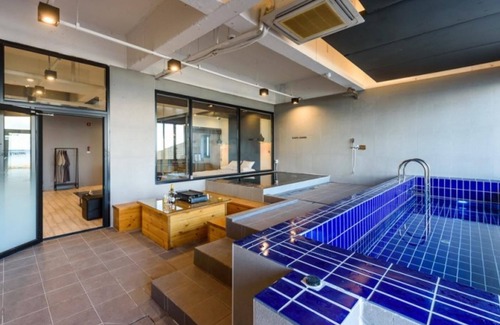 Yeongdeok Casa | Yeongdeok Private Us 7 Pension
