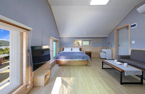 Songgo Casa | Yeosu Geumo Island Joy Pension