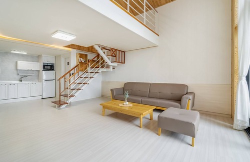 Dolsan-eup Condominio | Yeosu Sunset Hostel and Pension