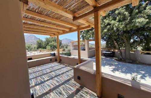 Naxos Villa | YERODABELO Traditional Family Mansion