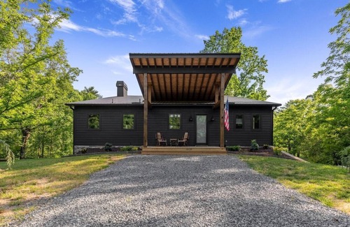 Owl Town Retreat Cabina | Yeshua's Place - Peace On Tranquil Golden Ponds