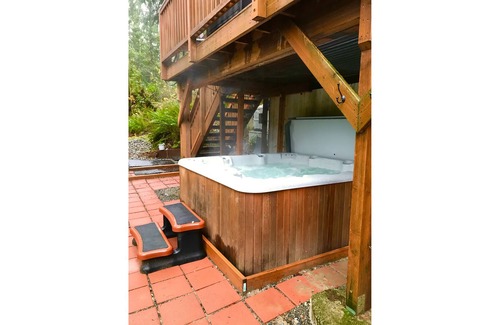 Gold Bar Casa | Compuesto Yeti: ¡DOS casas frente al río para 10 huéspedes y mascotas cada una con cocina completa, bañera de hidromasaje y más!
