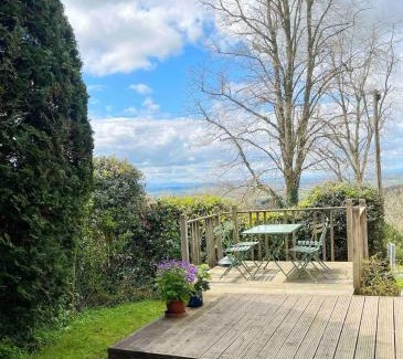 Malvern Casa | Yew Tree Cottage - walks from the door