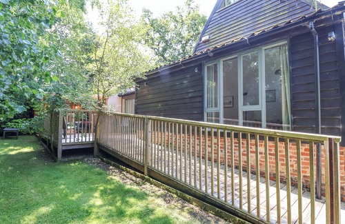 Woodbridge Cabaña | YEW TREE FARM STABLE, WORLINGWORTH, pet friendly in Framlingham