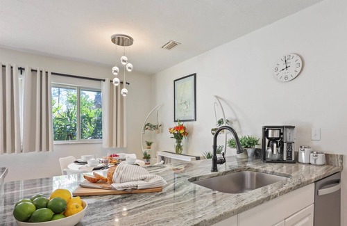 Gainesville Condominio | Ying Yang Suite | King Bed - Zen Condo