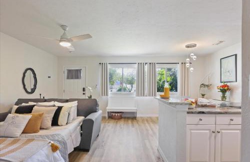 Gainesville Casa | Ying Yang Suite King Bed Zen Condo