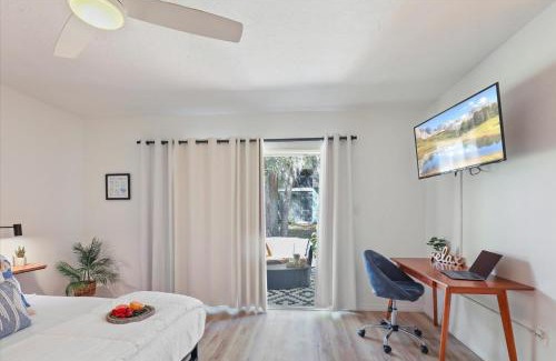 Gainesville Casa | Ying Yang Suite King Bed Zen Condo