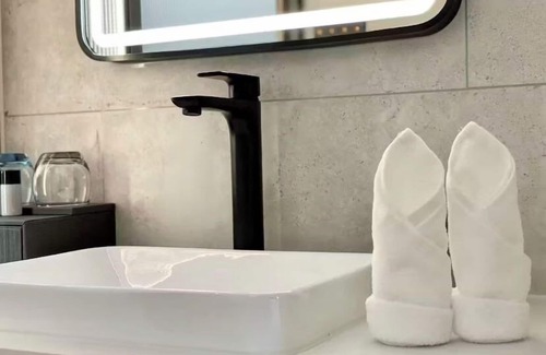 Middle Chaoyang Hotel | Yinzhuo Hotel Sanlitun Tuanjiehu Subway