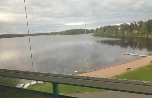 Ikaalinen Apartamento | Yksiö upealla järvinäkymällä Termessä