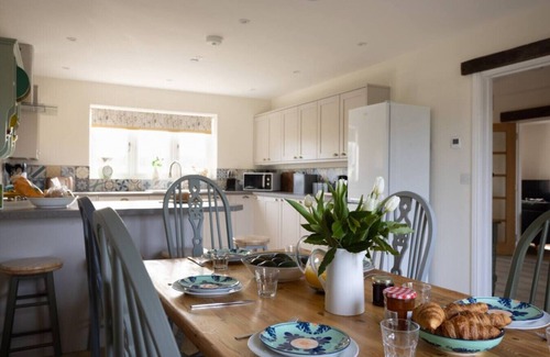 Llandovery Casa | Ynyswen Arosfa · Family Country Cottage with Stunning Mountain View