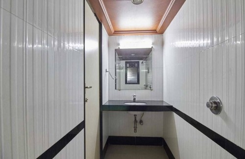 Chembur East Hotel | Yogi Broadway