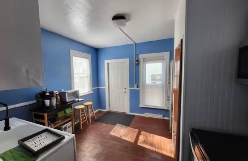 Jamestown Casa | Yogi Suites #1 Charming 2-beds in Jamestown Chautauqua Lake AC WiFi SPA Shower
