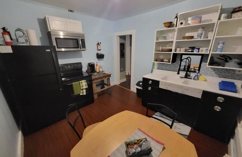 Jamestown Casa | Yogi Suites #2 Charming 2-beds in Jamestown Chautauqua Lake AC WiFi SPA Shower